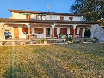 Villa a Schiera a Polverigi, 5 locali