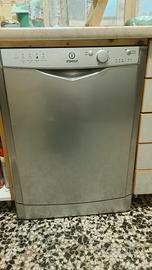 Lavastoviglie INDESIT