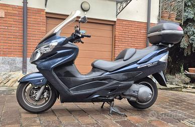 Suzuki Burgman 400 – Blu Metallizzato