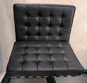 Poltrona stile Barcelona nera