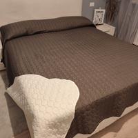 Copriletto leggero double face grigio/bianco