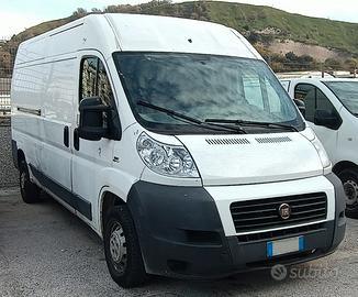 Vendesi furgone Fiat Ducato