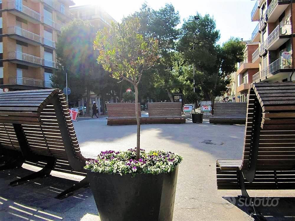 Locale commerciale artigianale uffici - Por... - Altro