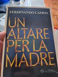 libro Un altare per la madre