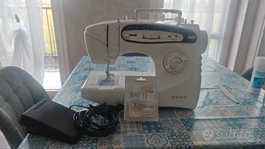 MACCHINA DA CUCIRE SINGER