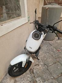 ciclomotore elettrico UQ GT