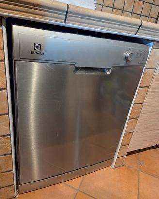 Lavastoviglie Electrolux REX inox RSF5202LOX – poc
