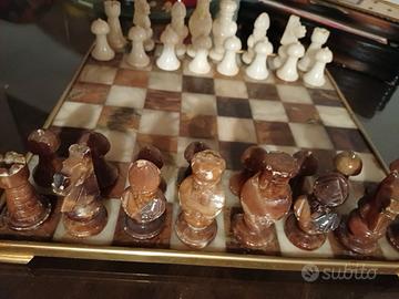 scacchiera in alabastro