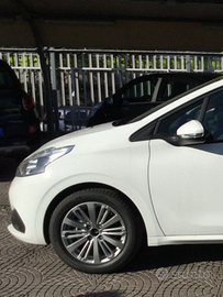 peugeot 208  110 cv 2016 cambio automatico