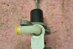 CILINDRO POMPA FRIZIONE NISSAN NAVARA - PATHFINDE