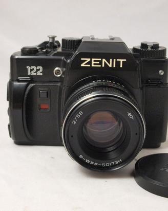 Reflex Zenit 122 con obiettivo Helios 58/2