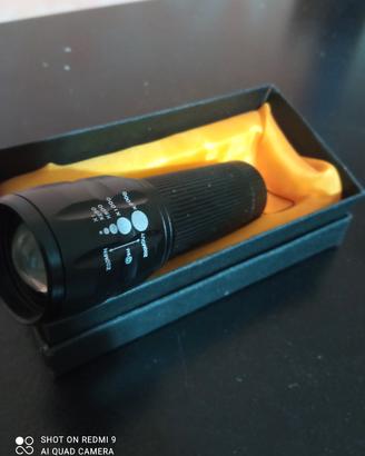 MINI TORCIA LED CREE SUPER LUMINOSA