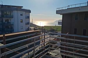 Attico con terrazzo panoramico vista mare con box