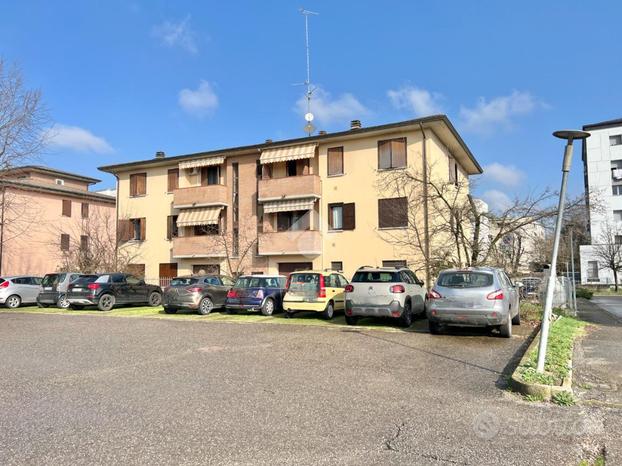 2 LOCALI A REGGIO NELL'EMILIA