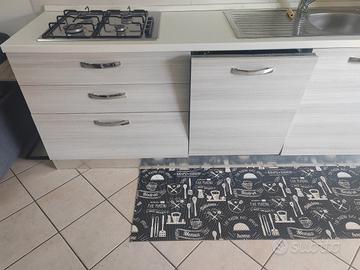 cucina lineare 2,72 con elettrodomestici forno lav