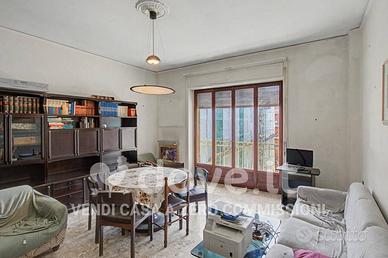 Appartamento di 110 m² con 3 locali e box auto a S
