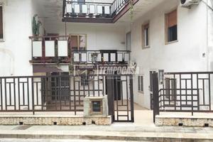 Locale deposito in zona Montrone!