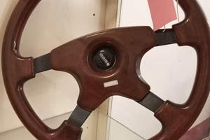 VOLANTE IN RADICA MOMO