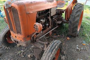 Trattore fiat 312r con barra falciante laverda