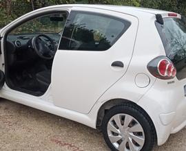 TOYOTA Aygo 1ª serie - 2012