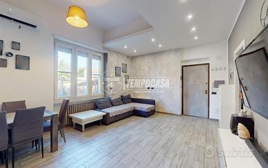 CASA SEMI-INDIPENDENTE RISTRUTTURATA CON GIARDINO!