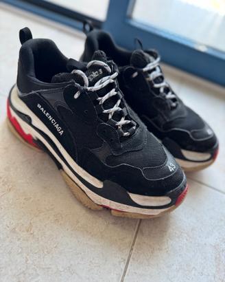 Scarpe Balenciaga Triple S Nere e Rosse