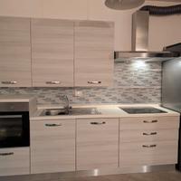 Cucina completa di elettrodomestici