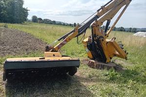 DECESPUGLIATORE CON 6,60 METRI DI LAVORO