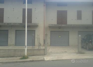 Locale uso commerciale gonnosfanadiga