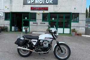 Moto Guzzi V7 Classic - 2012