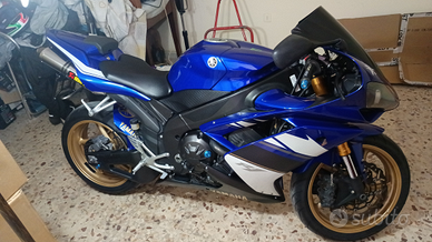 Yamaha R1 modello 08