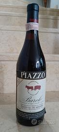 Bottiglia vino Barolo DOCG storico.