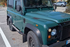 Land Rover Defender  anno 2014