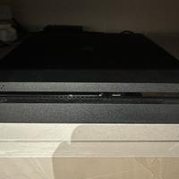 Ps4 slim con joypad e giochi