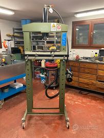 Pressa OMCN 15 tonnellate