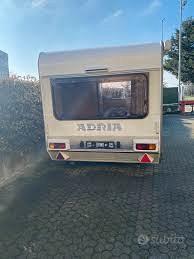 Caravan con targa e libretto