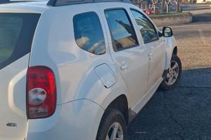 Auto  Dacia dustur