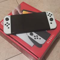 Nintendo Switch OLED + Zelda Breath of the Wild