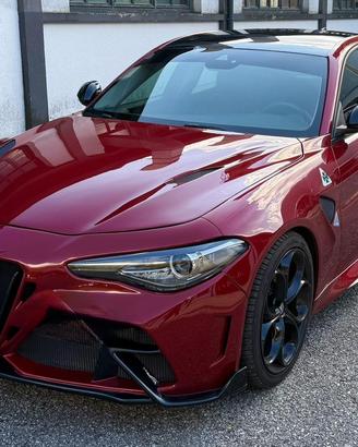 Alfa Romeo Giulia 2.2 Diesel AT8 - Kit GTAm look
