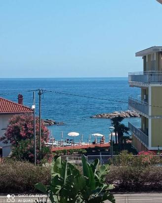 Villa di 200 m² con più di 5 locali a Sanremo
