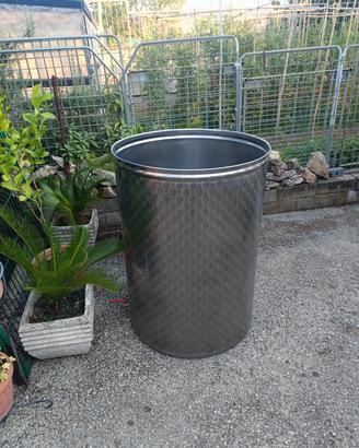 Botte da 400 litri di acciaio inox ,pari al nuovo