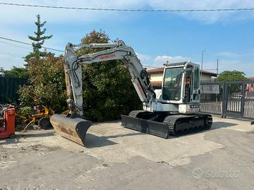 E233 - Escavatore 80 q Takeuchi TB80 girosagoma
