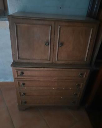 piccola credenza cassettiera vintage a rotelle