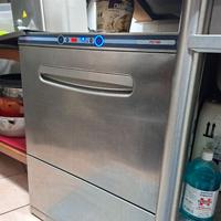 Lavapiatti professionale