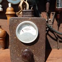 Vecchi componenti elettrici