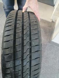 gomme yaris come nuove