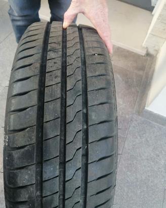 gomme yaris come nuove