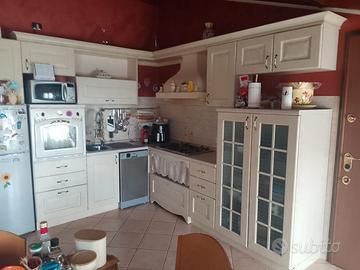 Mobili cucina e camera letto