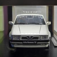 Alfa 75 1988 scala 1/18 Triple9 Nuova