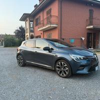 Renault clio hybrid